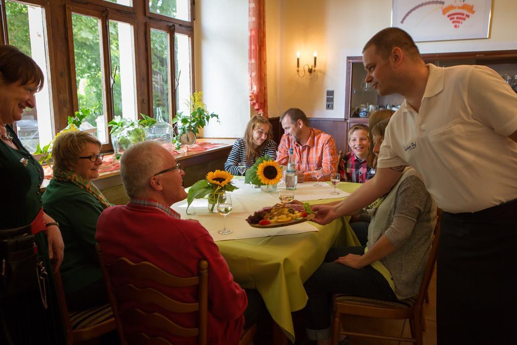Hotel Leyscher Hof Leutesdorf Екстер'єр фото