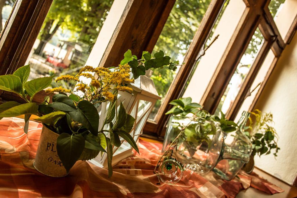 Hotel Leyscher Hof Leutesdorf Екстер'єр фото