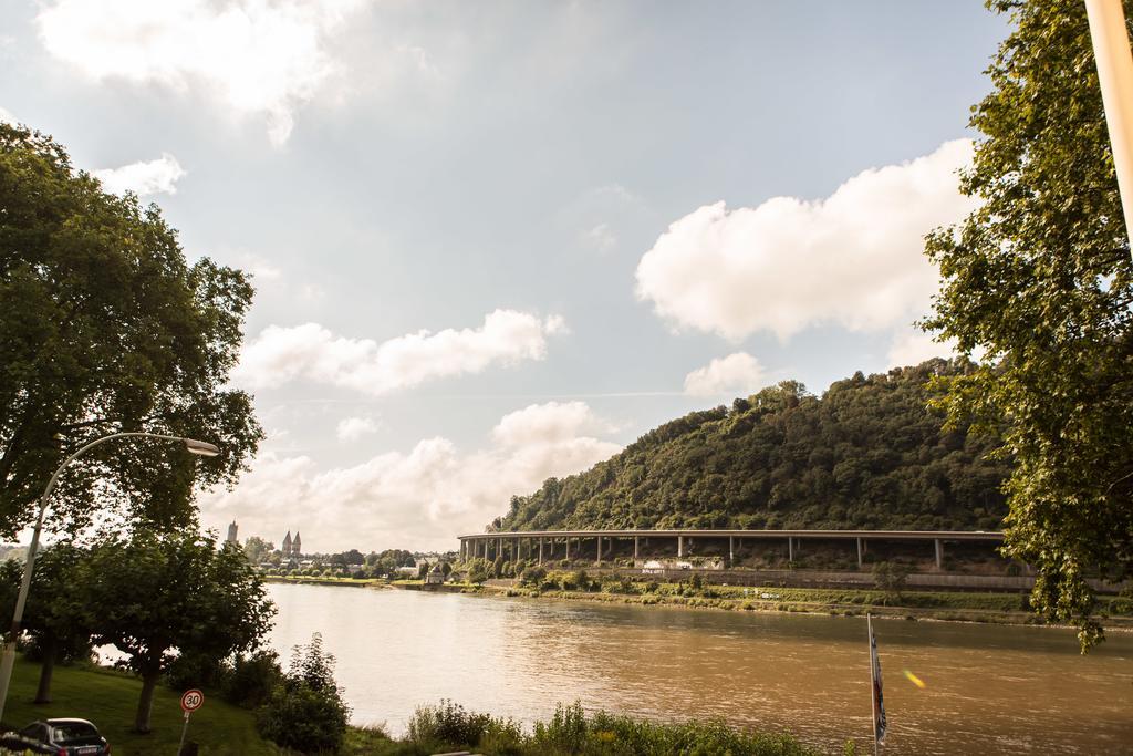 Hotel Leyscher Hof Leutesdorf Екстер'єр фото